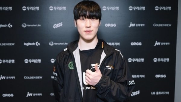 Zeka gây bão tại CKTG 2025: Cầm Ryze nhưng “quên” mua Nước Mắt Nữ Thần, khiến cả PraY lẫn Peanut phải bó tay ryze 320251016111740jpg