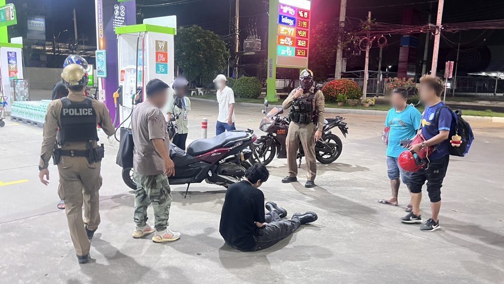 Rùng mình nam ca sĩ 8X bất ngờ bị đâm vào mặt ngay tại trạm xăng- Ảnh 2.