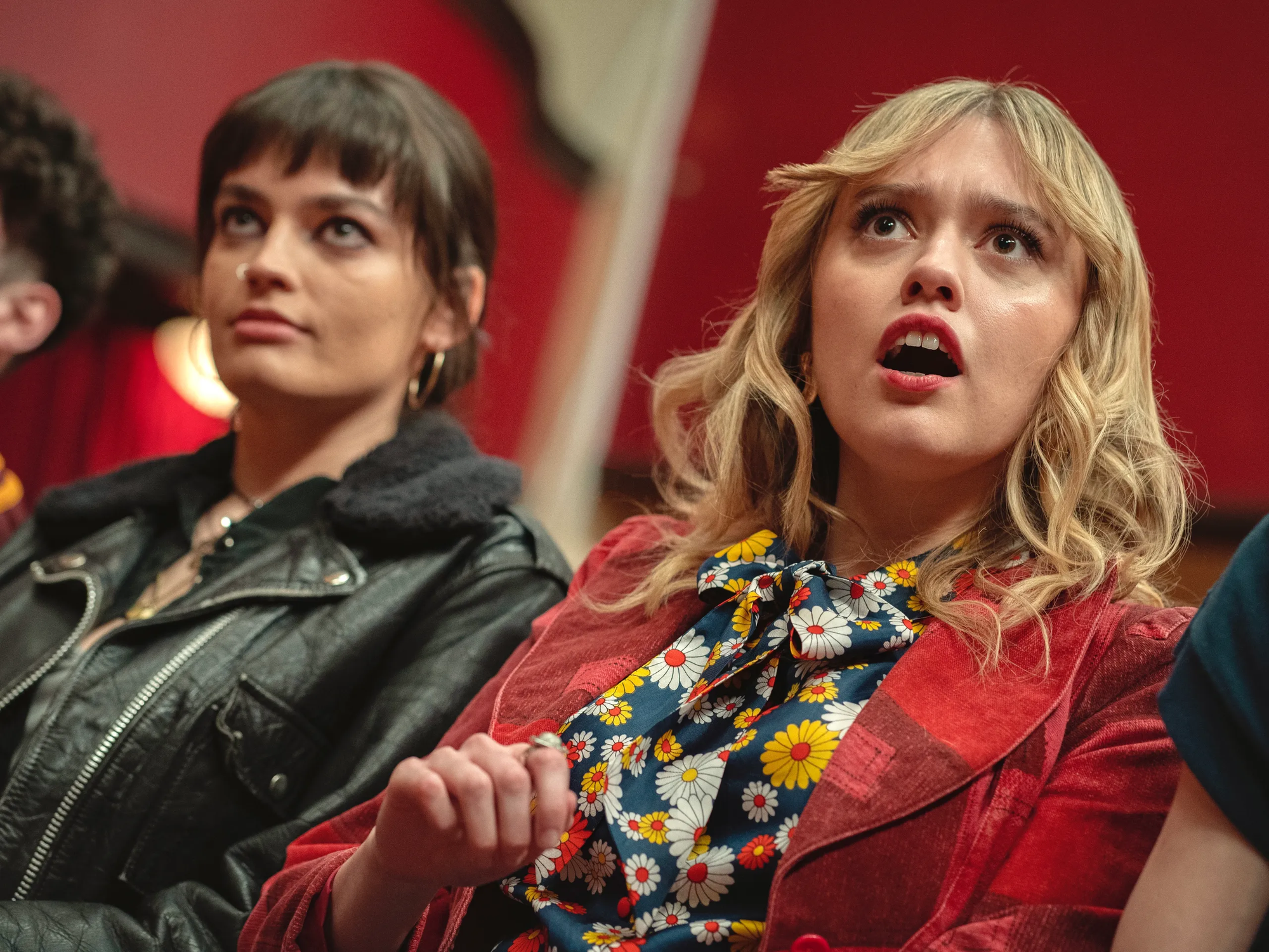 Xem phim Sex Education 10 lần là 10 lần phải tua nhanh 1 cảnh nóng cực chướng, sao nam chính khổ thế hả trời?- Ảnh 5.