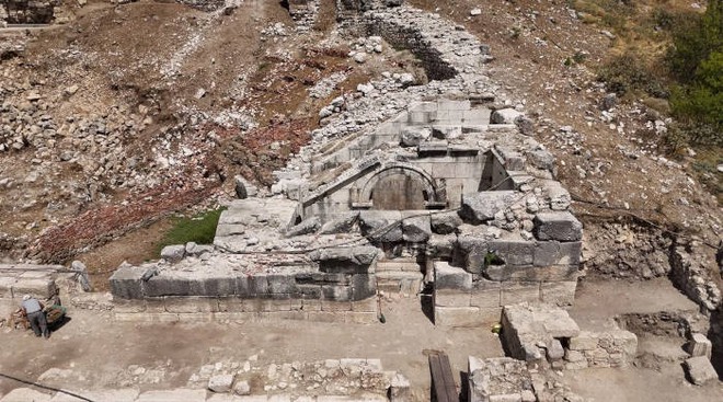 Phát hiện nhà hát sức chứa 2.500 người chôn vùi dưới lòng đất- Ảnh 1. Phát hiện nhà hát sức chứa 2.500 người chôn vùi dưới lòng đất- Ảnh 1.