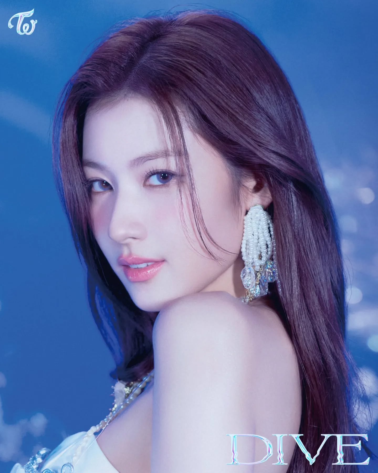 Video nữ ca sĩ lau người giữa concert hot khắp MXH vì sexy nghẹt thở, giọt mồ hôi