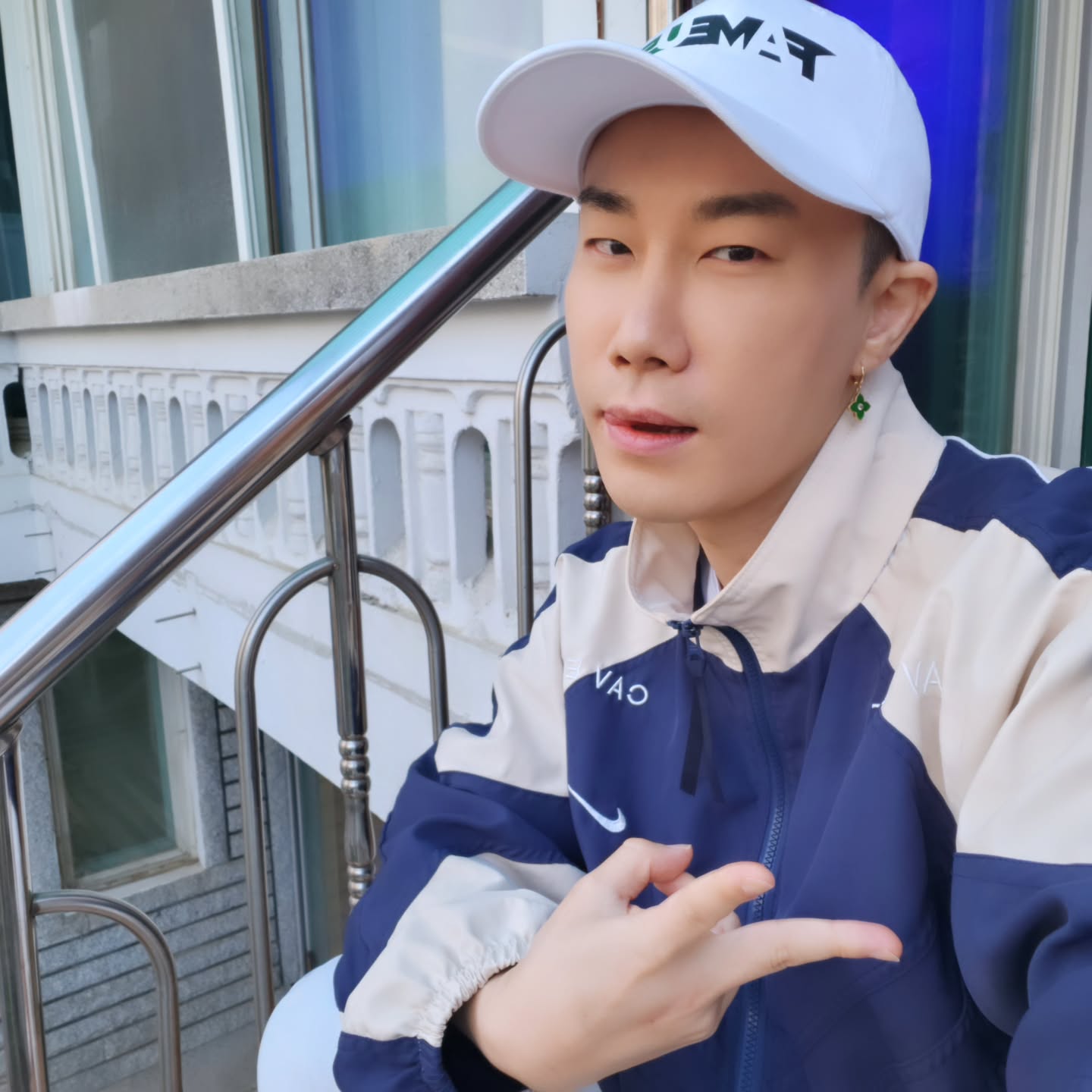Rapper tai tiếng hàng đầu showbiz lộ diện: Vừa bị điều tra vì đánh người, nay tiếp tục bị tố xâm nhập trái phép- Ảnh 2.
