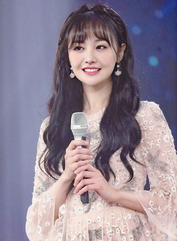 sang-tu3-5778-4314-1741654498-518-width620height845 Trịnh Sảng rơi vào hoàn cảnh khó khăn khi phải trả nợ trốn thuế và không có việc làm tại Mỹ.