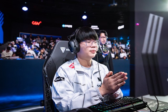 Sao trẻ VCS chia sẻ về Faker và T1, gợi nhắc khoảnh khắc lịch sử của LMHT- Ảnh 1. Sao trẻ VCS chia sẻ về Faker và T1, gợi nhắc khoảnh khắc lịch sử của LMHT- Ảnh 1.