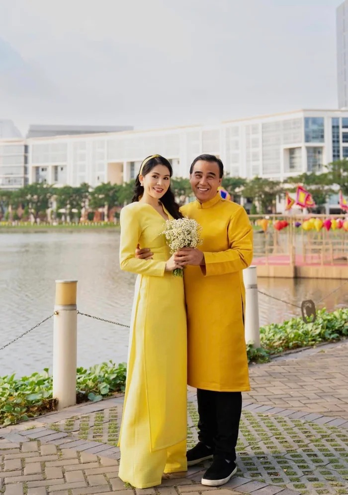 Nam nghệ sĩ Vbiz cưới vợ khi 2 bàn tay trắng, giờ ở nhà 21 tỷ, sinh 2 con gái đẹp như Hoa hậu- Ảnh 3.