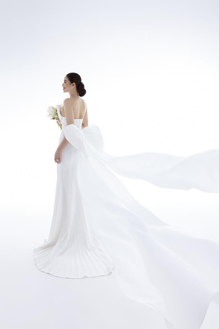 Giữa loạt tin đồn về chuyện hôn nhân với đại gia, Phạm Hương có 1 thay đổi lạ gây xôn xao- Ảnh 2.