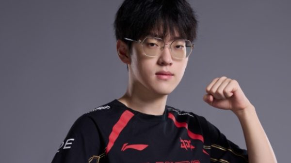 Scout được “đại gia Bắc Kinh” trả nợ hơn 100 tỷ, đang thoải mái đi du lịch cùng bạn bè scout duoc giai cuu 1jpg