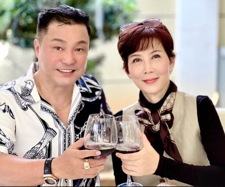 Nữ hoàng ảnh lịch có cát-sê hơn 10 cây vàng, từng bị nhầm là vợ Lý Hùng- Ảnh 6.