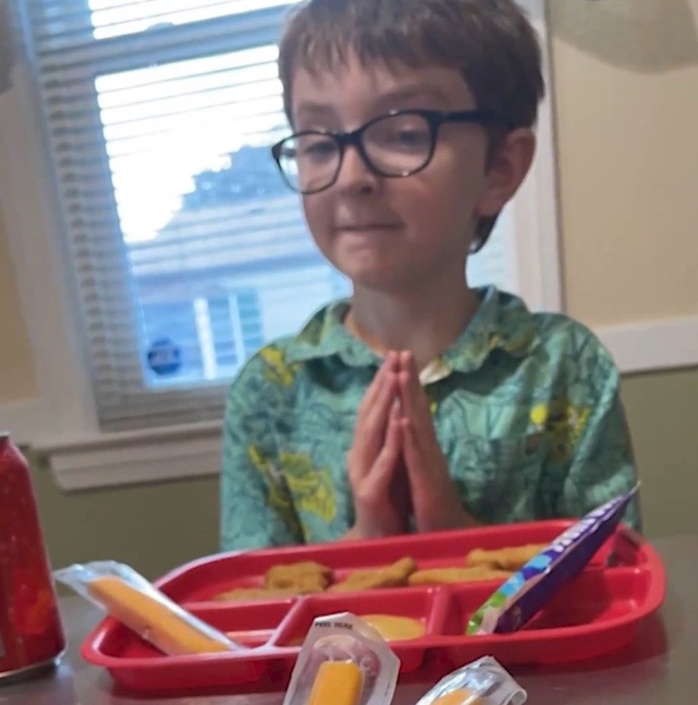 Sốc: Bé trai 10 tuổi bị mẹ nuôi nặng 154kg ngồi đè lên người tới ngưng thở, camera ghi lại những cảnh tượng cuối cùng kinh hãi- Ảnh 1. Sốc: Bé trai 10 tuổi bị mẹ nuôi nặng 154kg ngồi đè lên người tới ngưng thở, camera ghi lại những cảnh tượng cuối cùng kinh hãi- Ảnh 1.