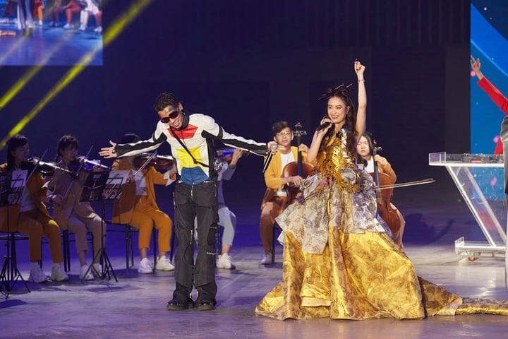 Quán quân Rap Việt mùa đầu: Hào quang vụt sáng rồi tàn lụi sau khi đổi nghệ danh- Ảnh 3. Quán quân Rap Việt mùa đầu: Hào quang vụt sáng rồi tàn lụi sau khi đổi nghệ danh- Ảnh 3.