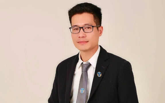 Vụ nghệ sĩ tới thảm đỏ bằng xe cấp cứu: PR không đồng nghĩa được phép coi thường pháp luật- Ảnh 2.