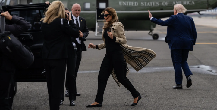 Bà Melania ở đâu khi ông Trump 'khuấy đảo' thế giới?- Ảnh 3.