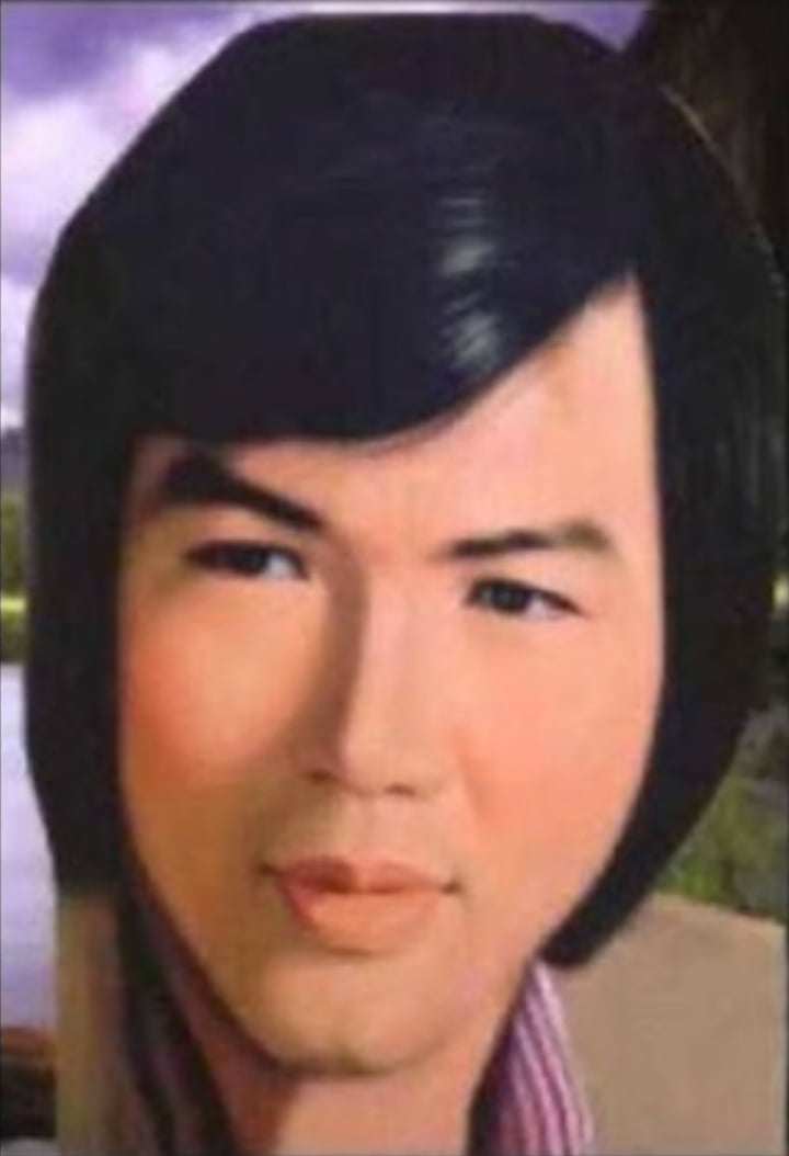 Kép chính cải lương nổi tiếng giờ sống khó khăn, phải kê ghế nhựa làm giường ngủ- Ảnh 1.