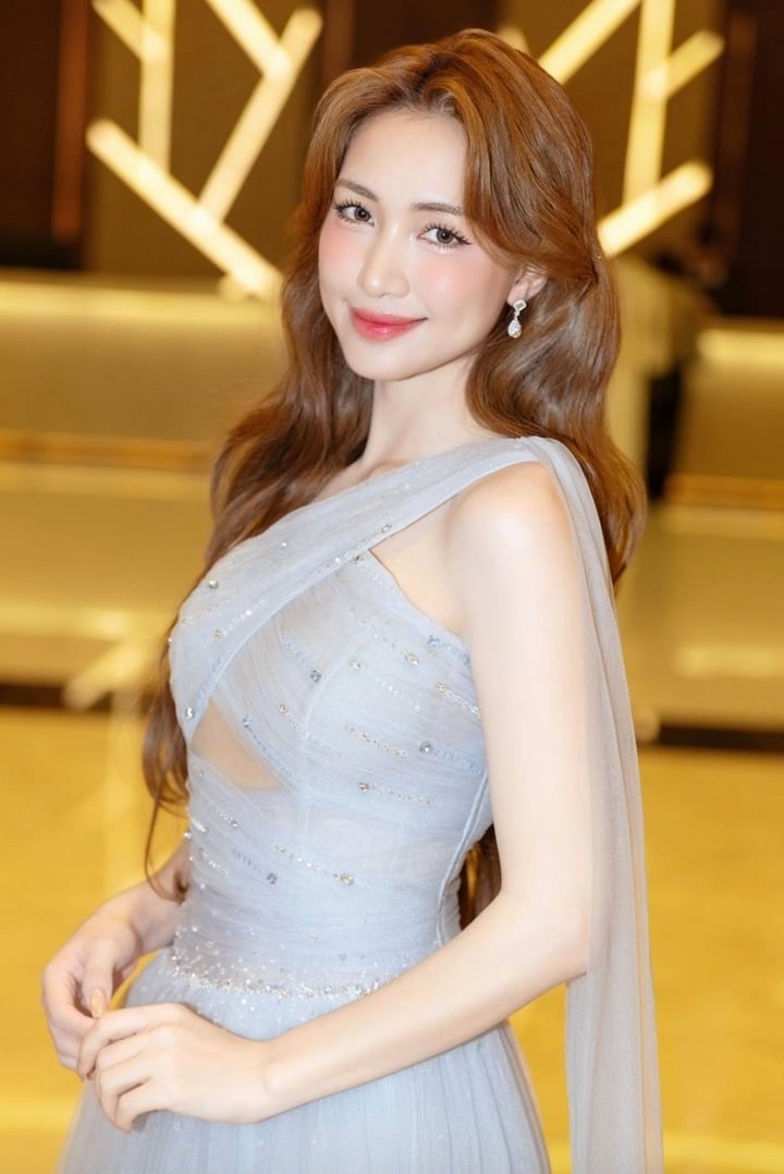 Cuộc sống làm mẹ đơn thân của Hòa Minzy sau 3 năm chia tay bạn trai thiếu gia- Ảnh 3.