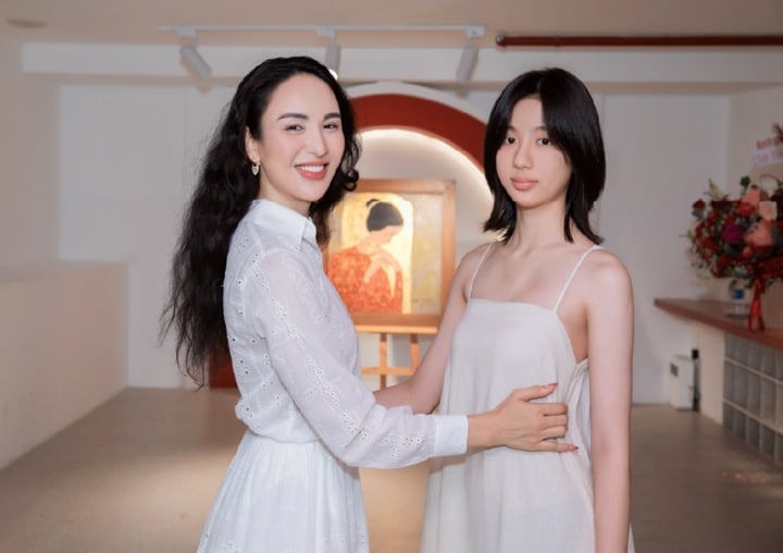 Cuộc sống sau 17 năm đăng quang của hoa hậu Việt từng đỗ 3 trường đại học- Ảnh 3. Cuộc sống sau 17 năm đăng quang của hoa hậu Việt từng đỗ 3 trường đại học- Ảnh 3.