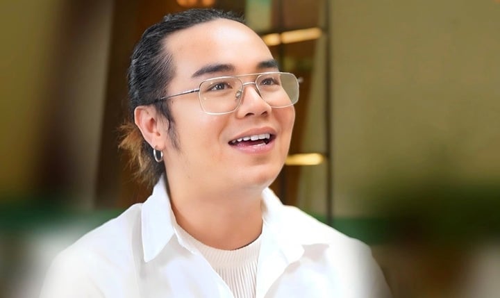 "Thần đồng âm nhạc" lừng lẫy giờ chật vật với nghề, từng làm nhân viên quán bar screen shot 2025 06 08 at 104608 pm 22461713 1749427073422 17494270735552056104600