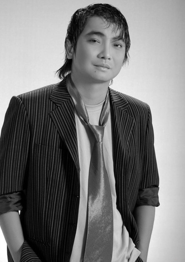 Giọng ca bolero có tiếng bị mất một tay do tai nạn, giờ bán trà sữa nuôi 3 con- Ảnh 1.