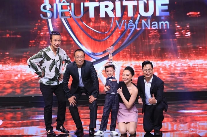 screen-shot-2025-07-02-at-44100-pm-16411842-1751501612185-17515016124421973261142 "Thần đồng trí nhớ" nổi tiếng từ 2 tuổi, khiến Lại Văn Sâm kinh ngạc giờ ra sao? screen shot 2025 07 02 at 44100 pm 16411842 1751501612185 17515016124421973261142