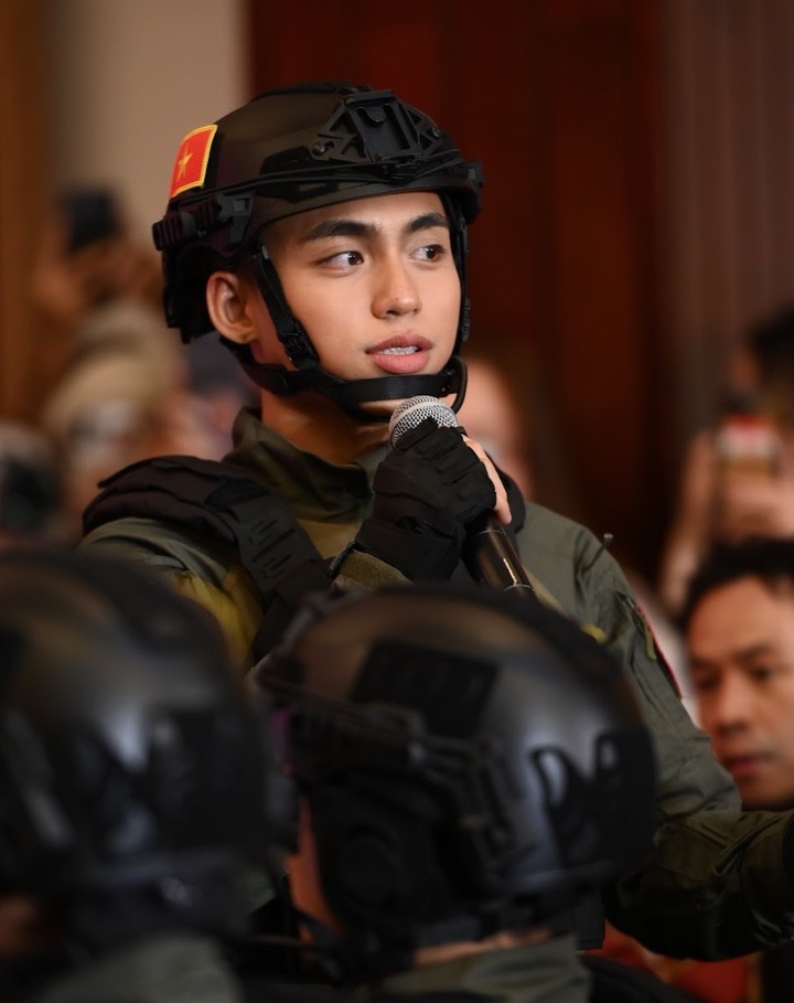 Mono hít phải khí độc, Phan Mạnh Quỳnh, Tiến Luật ngất xỉu khi tham gia gameshow- Ảnh 3.