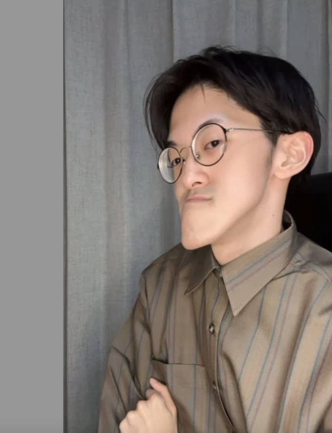 Chàng trai trở thành hiện tượng mạng nhờ sở hữu chiếc cằm