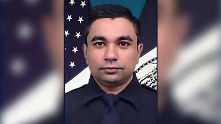 Sát thủ mặc vest mang súng trường M4, bắn hạ cảnh sát Mỹ ngay sảnh toà nhà- Ảnh 2.