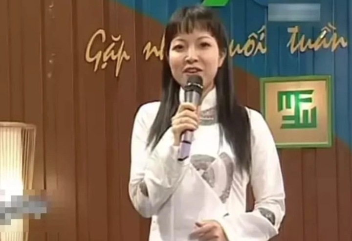 MC Gặp nhau cuối tuần sống chung bạo bệnh, U60 bình yên bên con trai sau đổ vỡ- Ảnh 1.