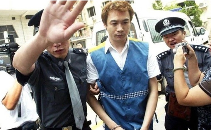 Tài tử Thiên Long Bát Bộ đánh mất hào quang vì ma túy, giờ về quê làm shipper- Ảnh 2. Tài tử Thiên Long Bát Bộ đánh mất hào quang vì ma túy, giờ về quê làm shipper- Ảnh 2.