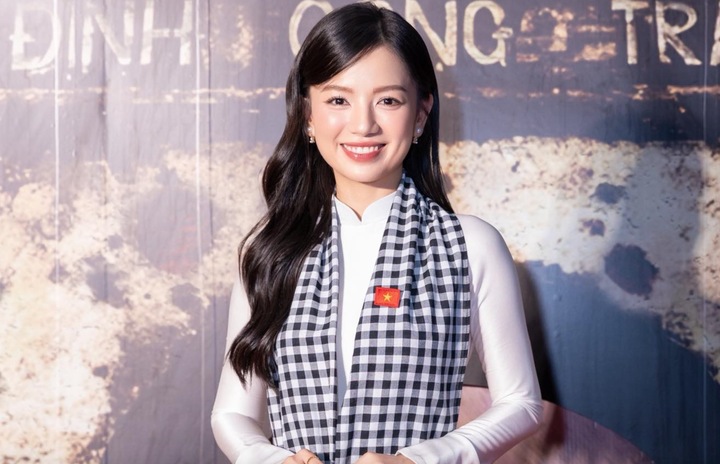 Vẻ gợi cảm khác hẳn trên phim của bóng hồng duy nhất trong 'Mưa đỏ'- Ảnh 3.