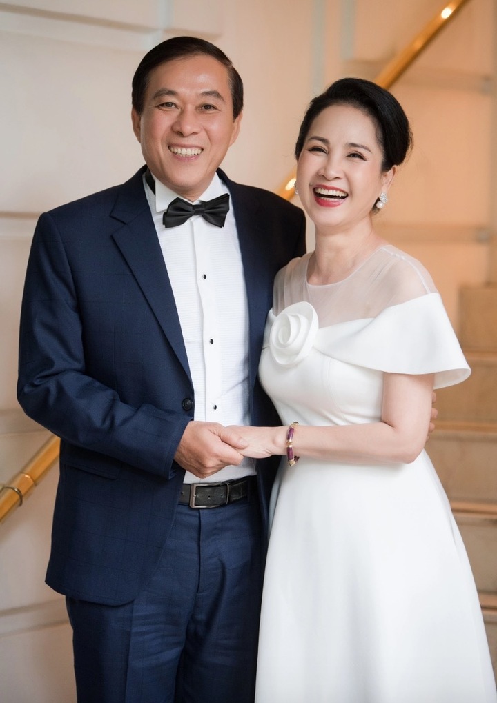 Hôn nhân gần 4 thập kỷ của vợ chồng nghệ sĩ nổi tiếng tham gia diễu hành dịp 2/9- Ảnh 3.