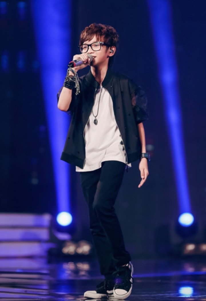 Nam ca sĩ triệu view vừa viết đơn tình nguyện xin nhập ngũ là ai?- Ảnh 2. Nam ca sĩ triệu view vừa viết đơn tình nguyện xin nhập ngũ là ai?- Ảnh 2.