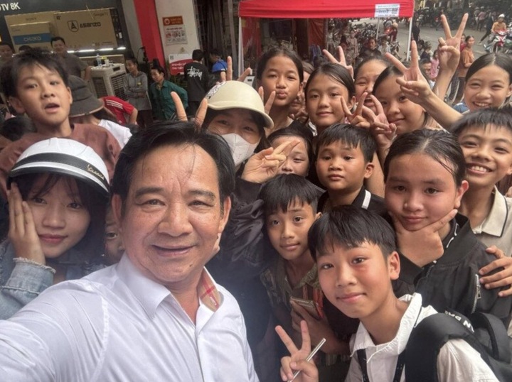 Cuộc đời trái ngược của cặp bài trùng nổi tiếng nhất Gặp nhau cuối tuần- Ảnh 2.