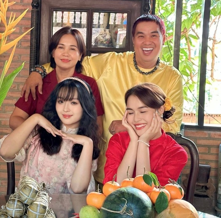 Danh hài từng làm phụ hồ, giữ xe, giờ sở hữu biệt phủ trăm tỷ rộng 1.600m2- Ảnh 4.