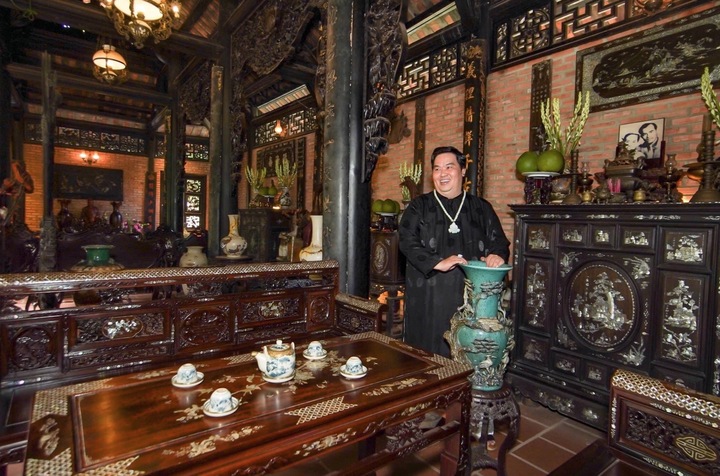 Danh hài từng làm phụ hồ, giữ xe, giờ sở hữu biệt phủ trăm tỷ rộng 1.600m2- Ảnh 2.