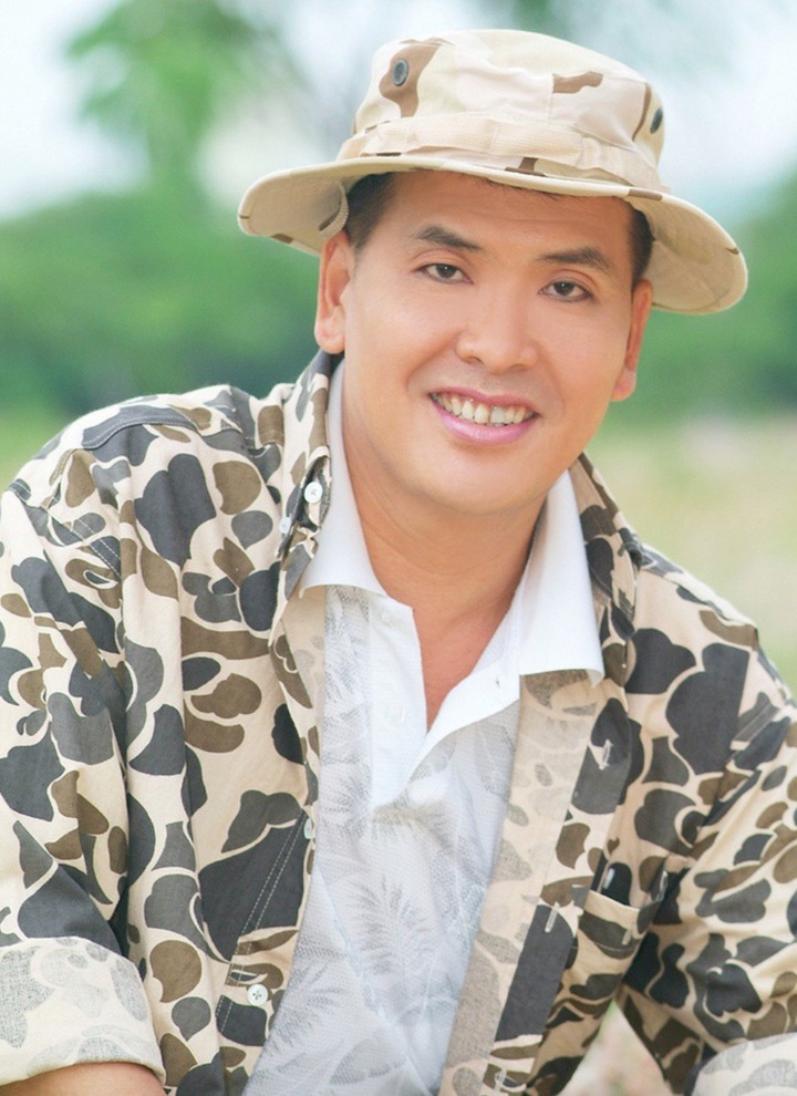 Danh hài từng được khán giả xếp hàng xin chữ ký, U70 sống cảnh Danh hài từng được khán giả xếp hàng xin chữ ký, U70 sống cảnh