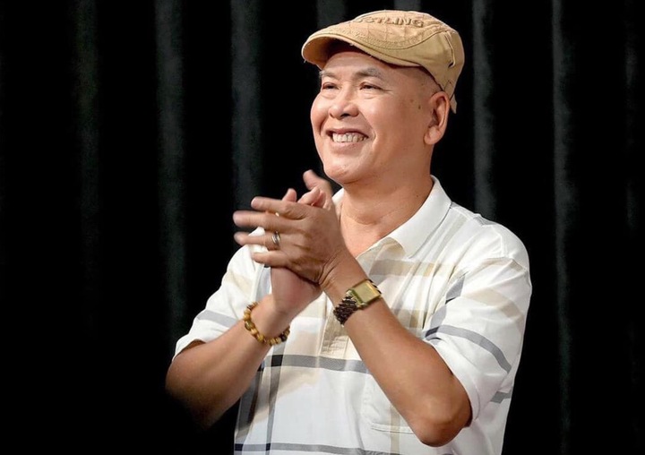 Danh hài từng được khán giả xếp hàng xin chữ ký, U70 sống cảnh Danh hài từng được khán giả xếp hàng xin chữ ký, U70 sống cảnh