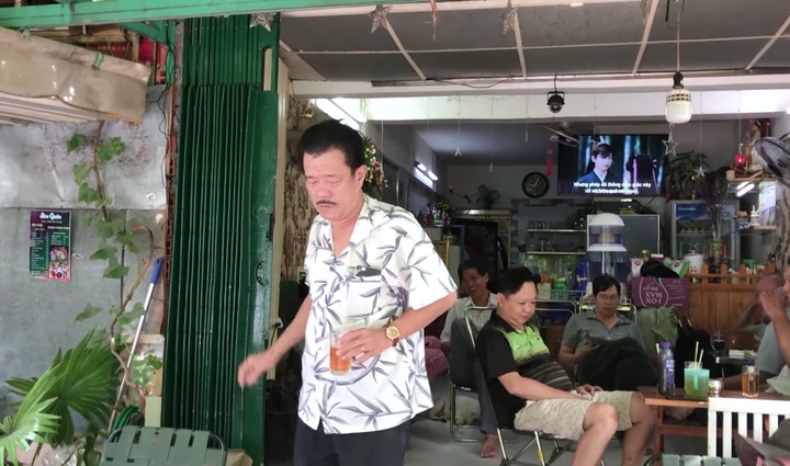 Danh hài bỏ sân khấu về đạp xích lô, giờ phải bán cà phê cóc- Ảnh 3.