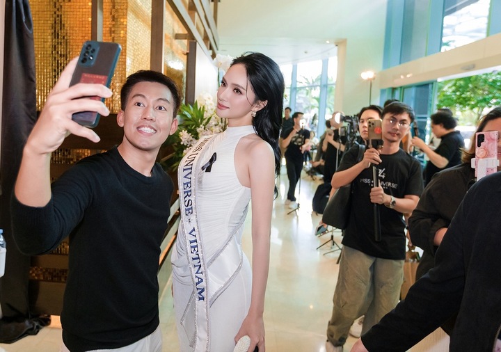 Hương Giang liên tục được truyền thông quốc tế săn đón khi thi Miss Universe- Ảnh 7. Hương Giang liên tục được truyền thông quốc tế săn đón khi thi Miss Universe- Ảnh 7.