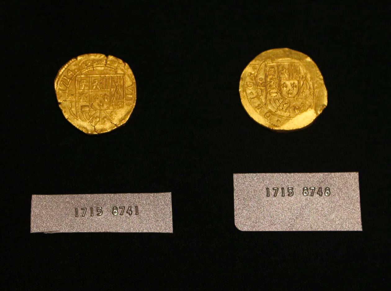 Phát hiện 3 tấn vàng, 15 tấn bạc có giá trị gần 10.000 tỷ đồng trên một nhóm xác 12 con thuyền đắm- Ảnh 2. Phát hiện 3 tấn vàng, 15 tấn bạc có giá trị gần 10.000 tỷ đồng trên một nhóm xác 12 con thuyền đắm- Ảnh 2.