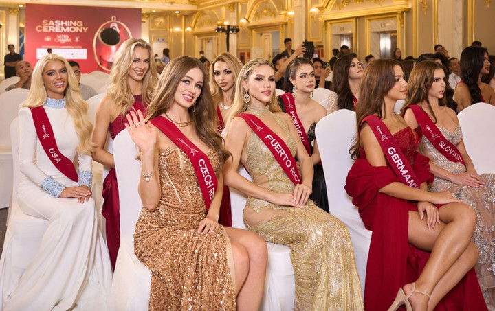 Á hậu Mai Ngô livestream bán hàng khi đang thi Miss Charm, Ban tổ chức lên tiếng- Ảnh 2.