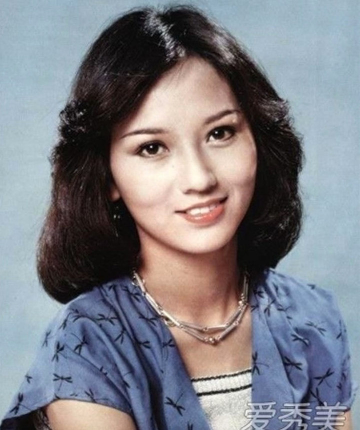 "Quan Âm đẹp nhất màn ảnh" từng là tiếp viên hàng không, U80 miệt mài làm việc screen shot 2025 12 04 at 114400 pm 23442158 1764894036707 17648940374231121715001