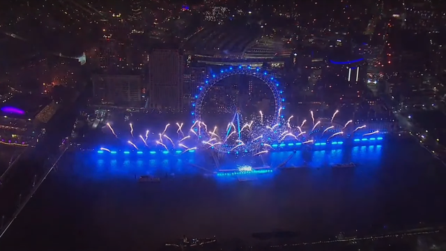 Màn bắn pháo hoa đêm giao thừa ở thủ đô nước Anh. Ảnh: YouTube