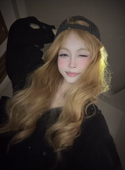 Gái xinh rank vàng tìm người Gái xinh rank vàng tìm người