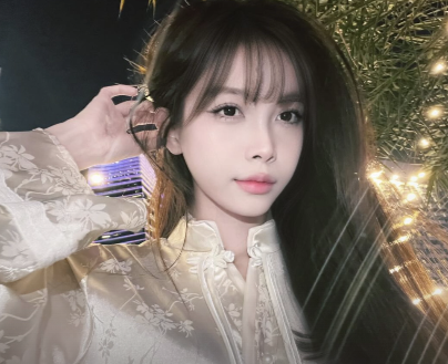 Gái xinh rank vàng tìm người Gái xinh rank vàng tìm người