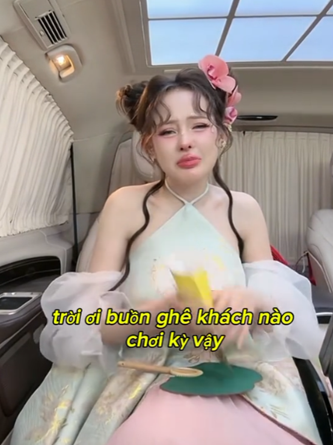 Ngân 98 thái độ ra mặt khi nhận lì xì rỗng- Ảnh 2. Ngân 98 thái độ ra mặt khi nhận lì xì rỗng- Ảnh 2.