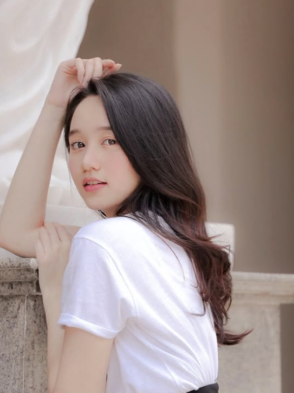 Diện đồ tập bó sát ra đường, fan không nhận ra Diện đồ tập bó sát ra đường, fan không nhận ra