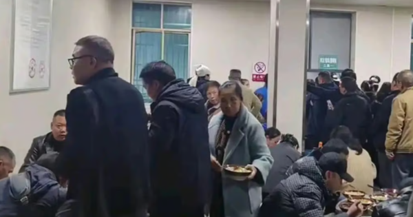 Rầm rộ trào lưu giả tang quyến, đột nhập nhà tang lễ vì một lý do khó tưởng screenshot 2025 02 27 101428 1740626072315877047199 111 0 831 1152 crop 17406260792481081070901png