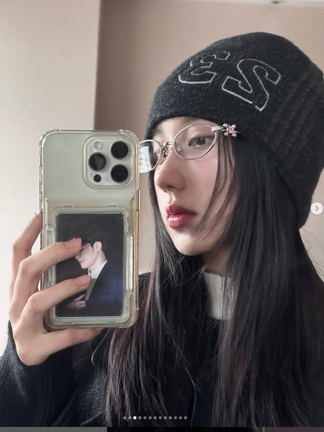 Mina Young tự tin diện thời trang xuyên thấu, có hành động cực tinh tế- Ảnh 10. Mina Young tự tin diện thời trang xuyên thấu, có hành động cực tinh tế- Ảnh 10.