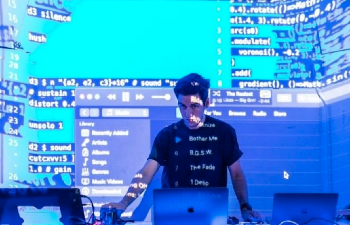 Lập trình viên - Những nạn nhân đầu tiên của AI: Số lượng giảm dần đều về năm 1980, phần mềm từng được 100 người xây dựng nay chỉ cần 10- Ảnh 1. Lập trình viên - Những nạn nhân đầu tiên của AI: Số lượng giảm dần đều về năm 1980, phần mềm từng được 100 người xây dựng nay chỉ cần 10- Ảnh 1.