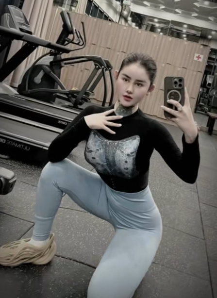 Bắt gặp tình cũ của Thông Soái Ca, nhan sắc thăng hạng, ngày càng tự tin- Ảnh 6. Bắt gặp tình cũ của Thông Soái Ca, nhan sắc thăng hạng, ngày càng tự tin- Ảnh 6.