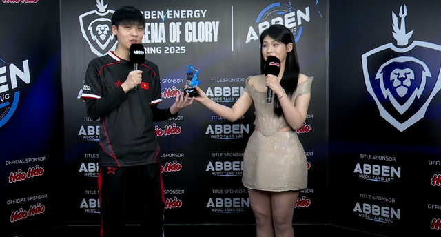 Zoom cận khoảnh khắc